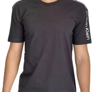 Camiseta Calvin Klein estampada na manga